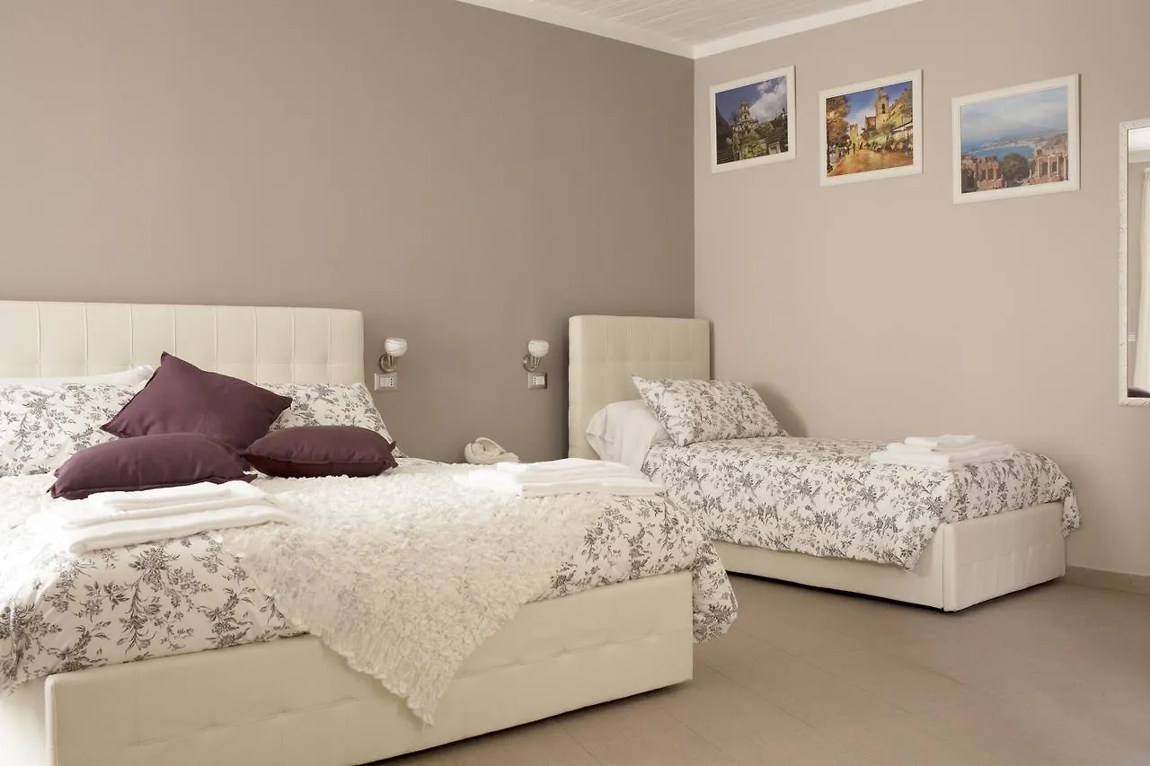 Lareginadisaba Bed and Breakfast Piazza Armerina 0*,  Italien